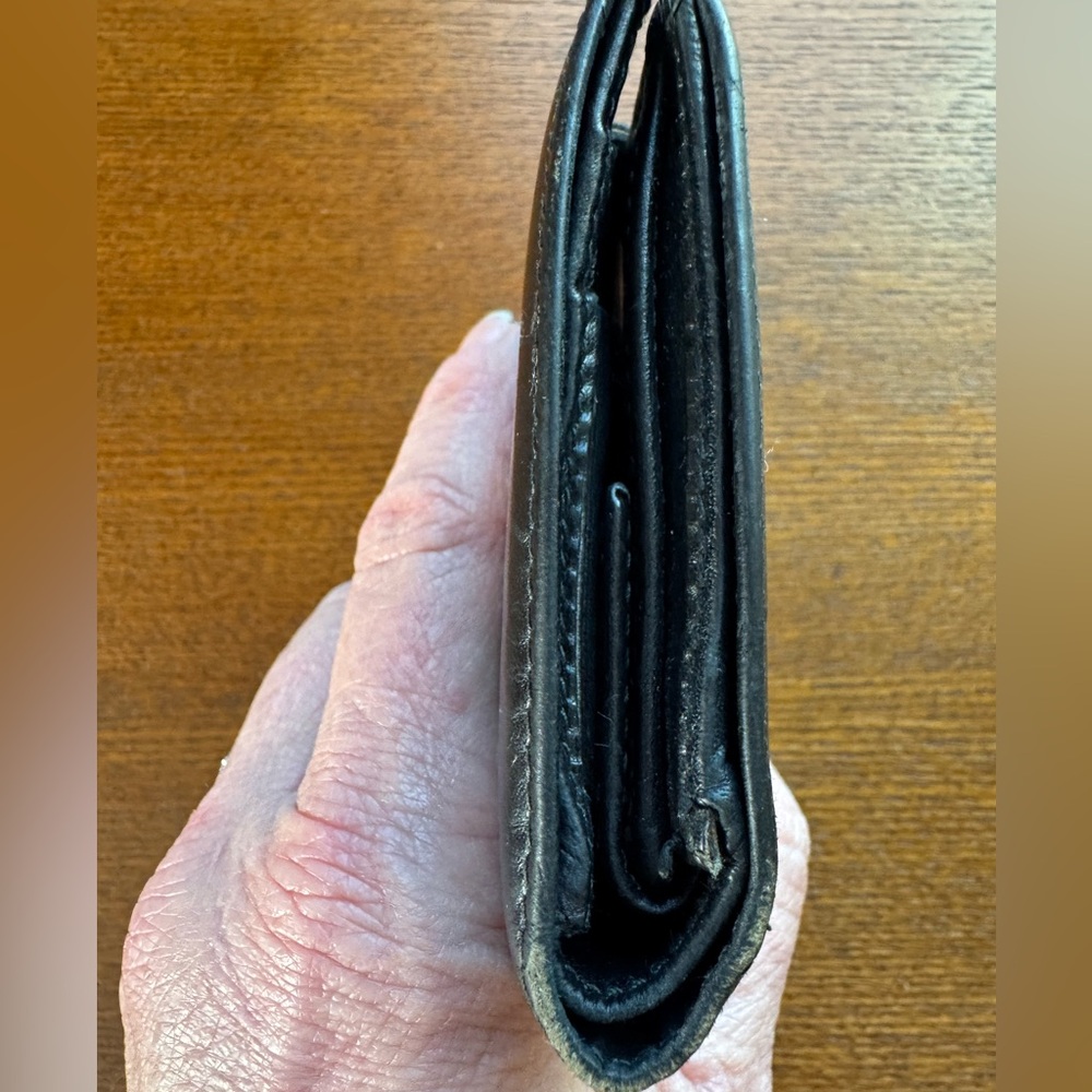 Salvatore Ferragamo Vara Bifold Black Leather Wallet w/COA - Picture 9 of 13